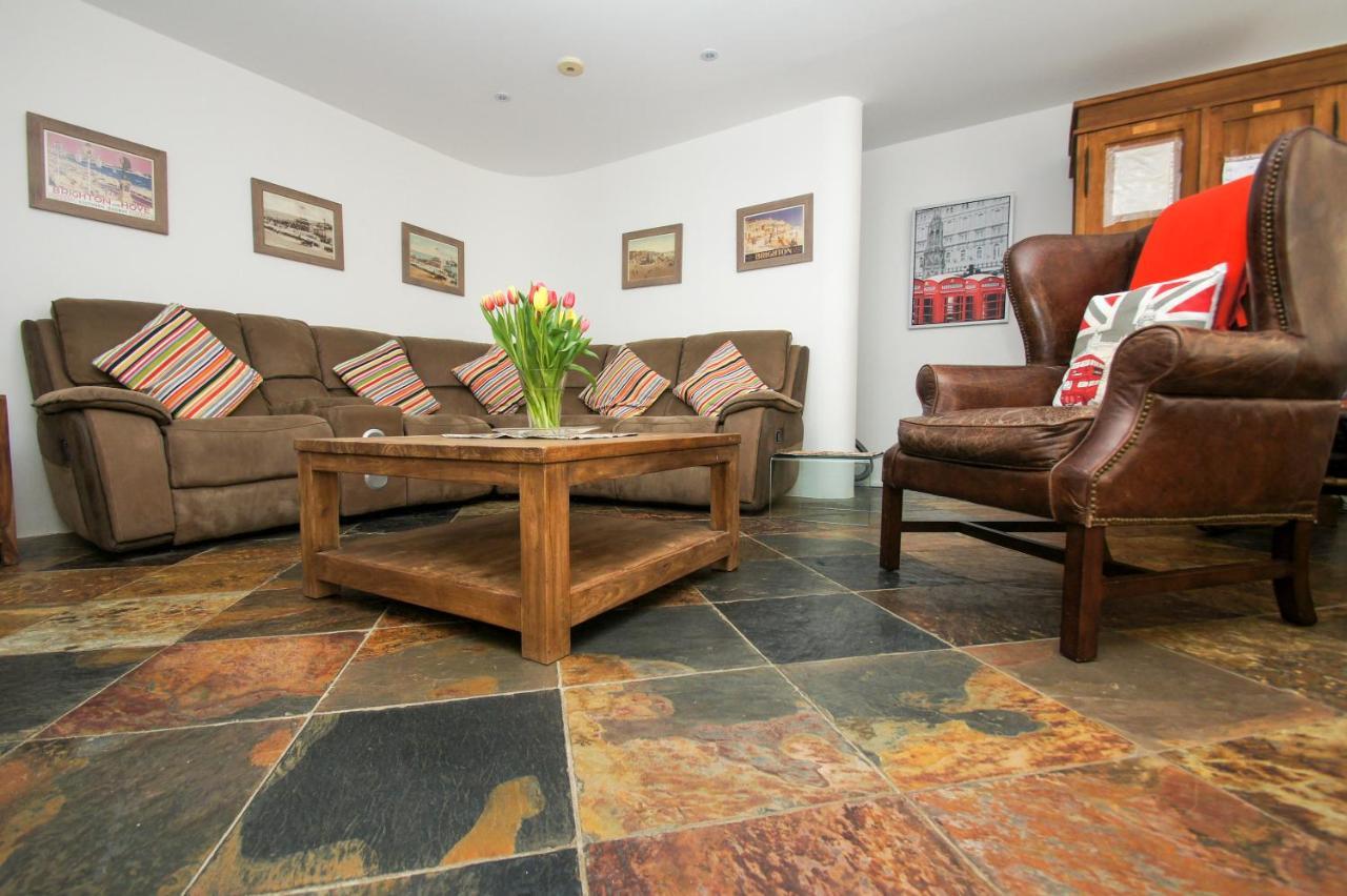 Holiday home Kemp Town Mews - Parking - By Brighton Holiday Lets Brighton